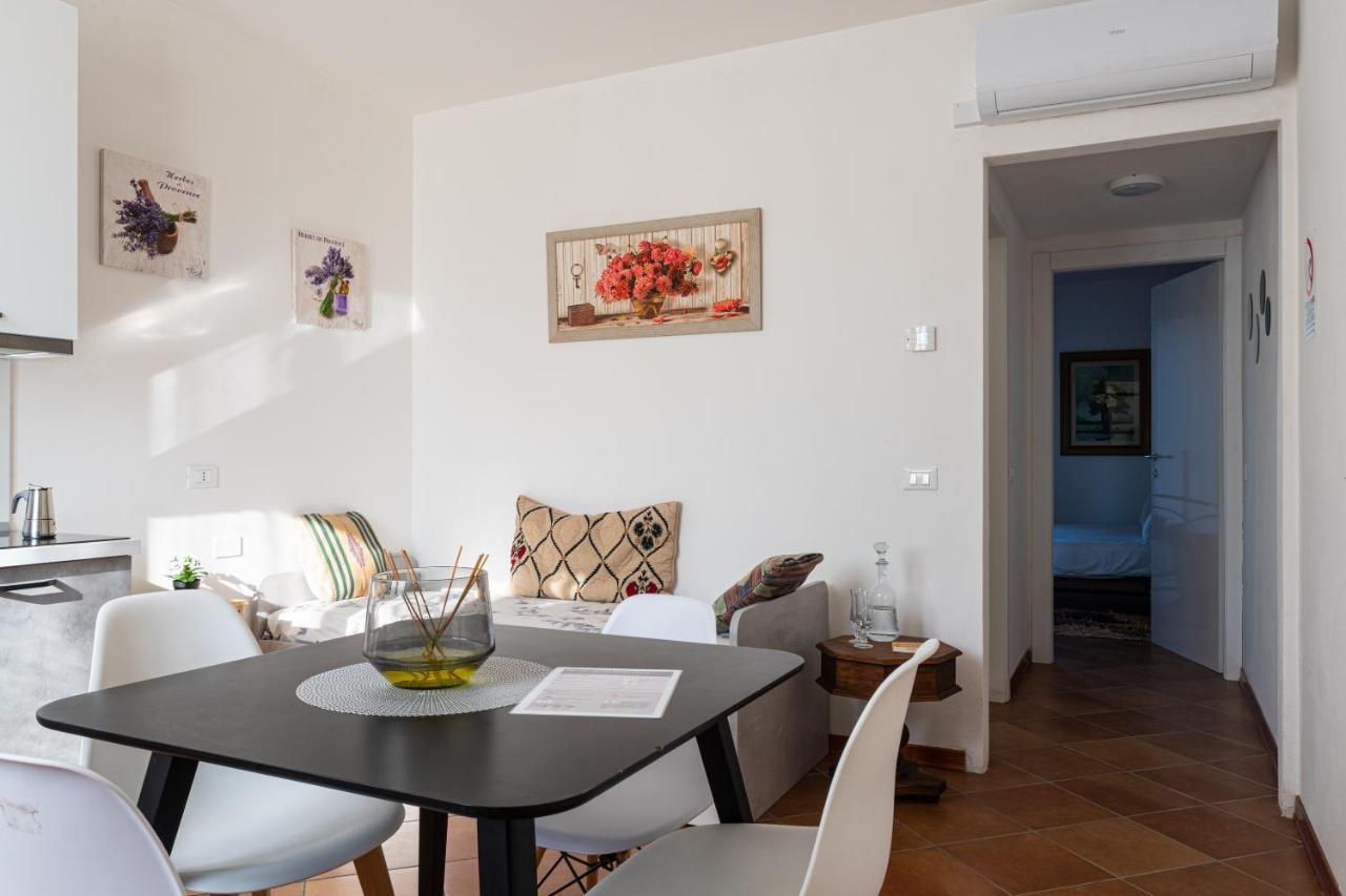 Gold Oasi - Business Solution Aparthotel Ferrara Bagian luar foto