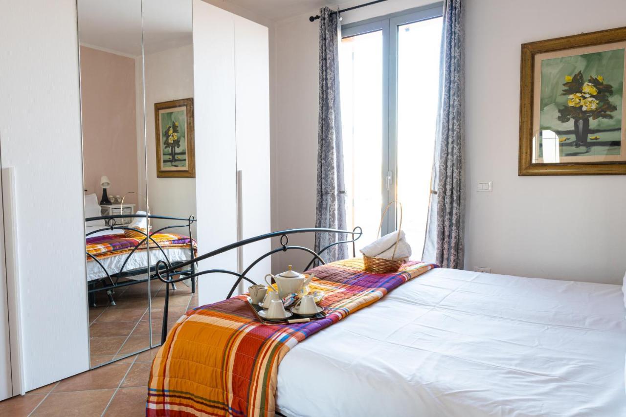 Gold Oasi - Business Solution Aparthotel Ferrara Bagian luar foto