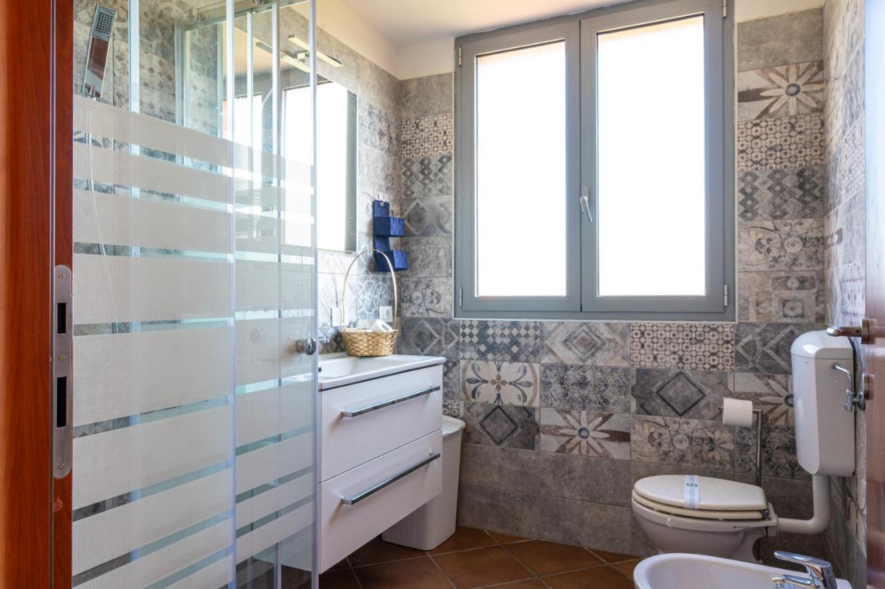 Gold Oasi - Business Solution Aparthotel Ferrara Bagian luar foto