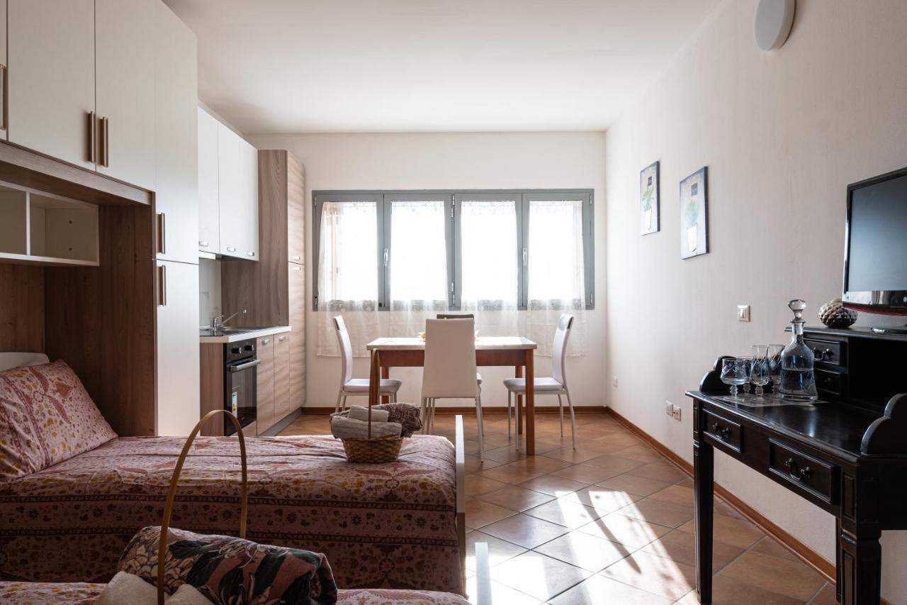 Gold Oasi - Business Solution Aparthotel Ferrara Bagian luar foto