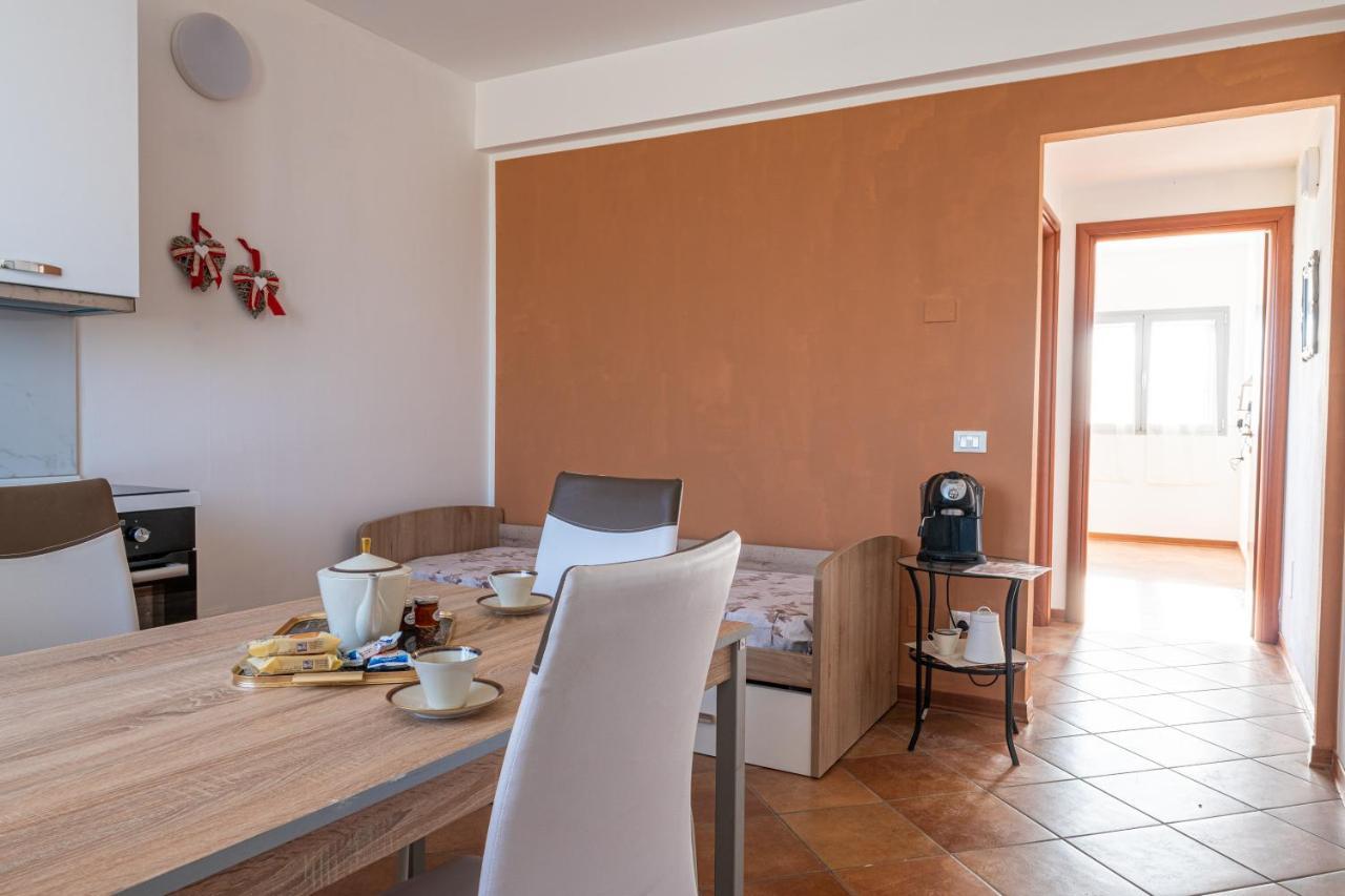 Gold Oasi - Business Solution Aparthotel Ferrara Bagian luar foto