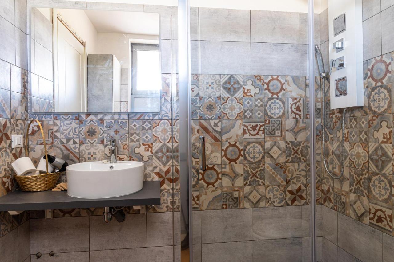 Gold Oasi - Business Solution Aparthotel Ferrara Bagian luar foto