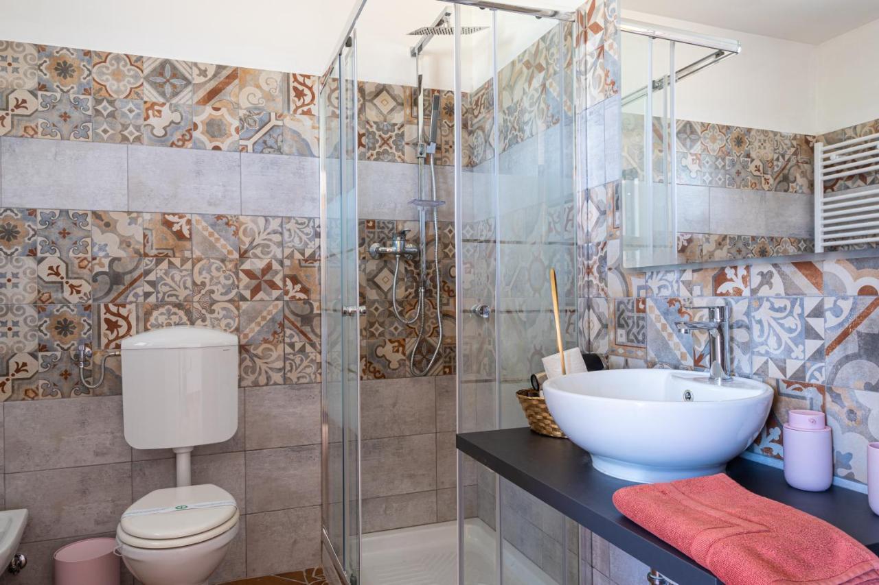 Gold Oasi - Business Solution Aparthotel Ferrara Bagian luar foto