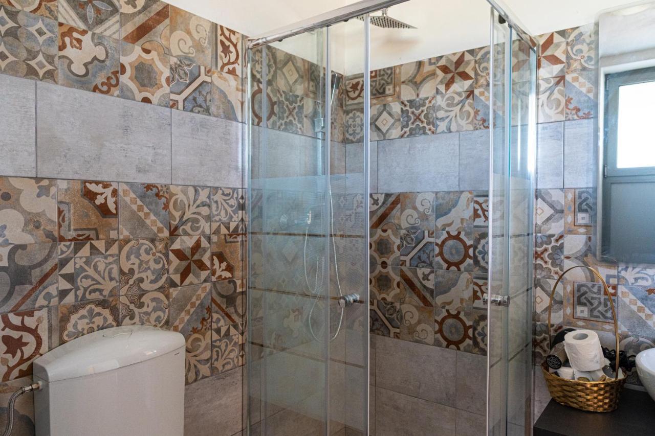 Gold Oasi - Business Solution Aparthotel Ferrara Bagian luar foto